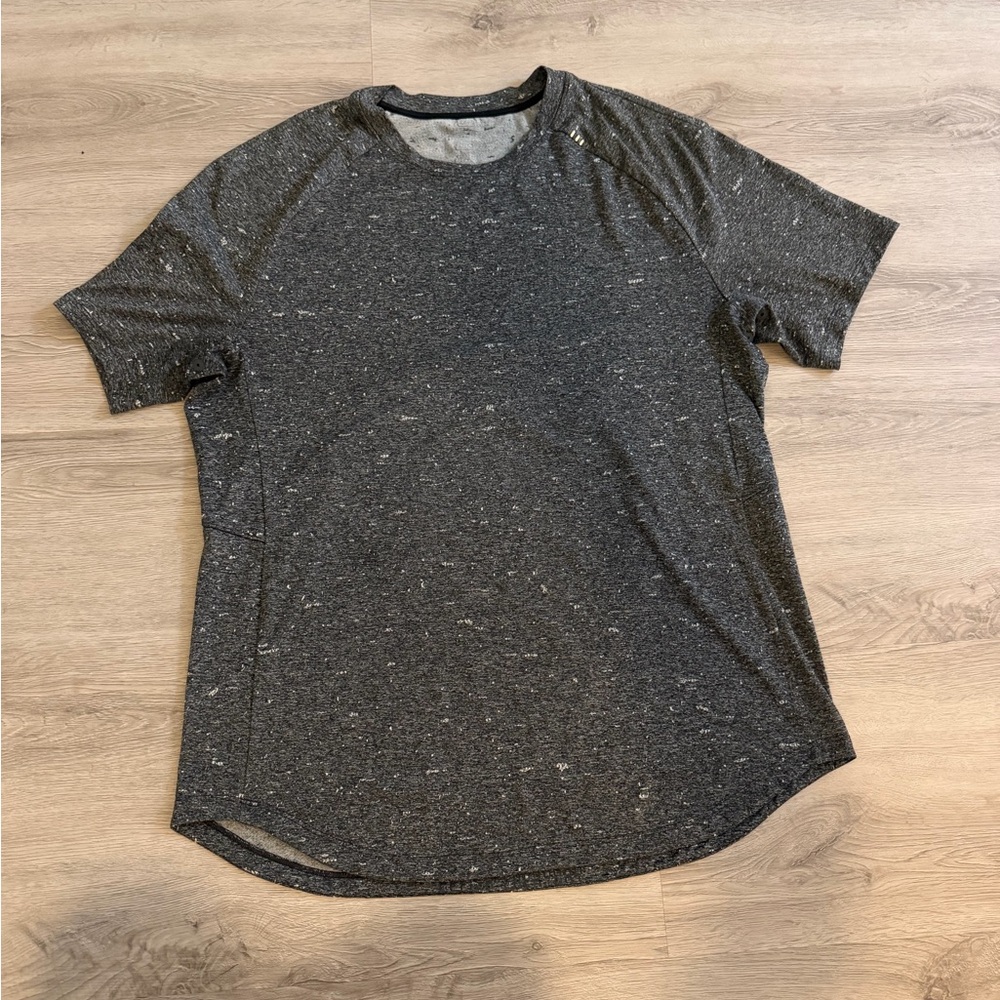 lululemon athletica Men's Speckled Dark Gray Short Sleeve Crew